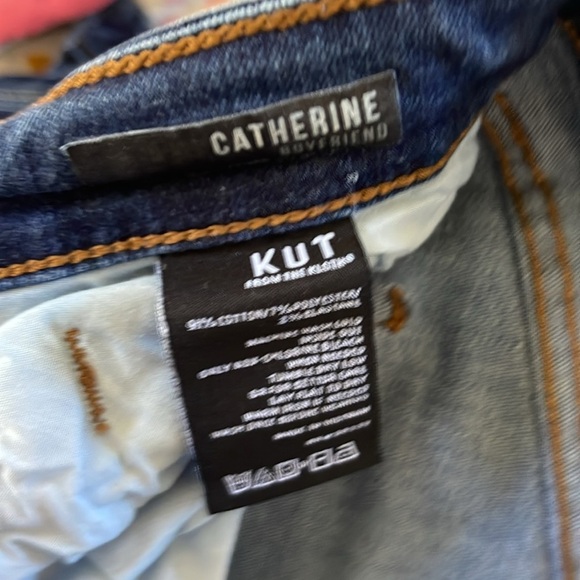 Kut Catherine  boyfriend denim 
22W - Picture 4 of 7